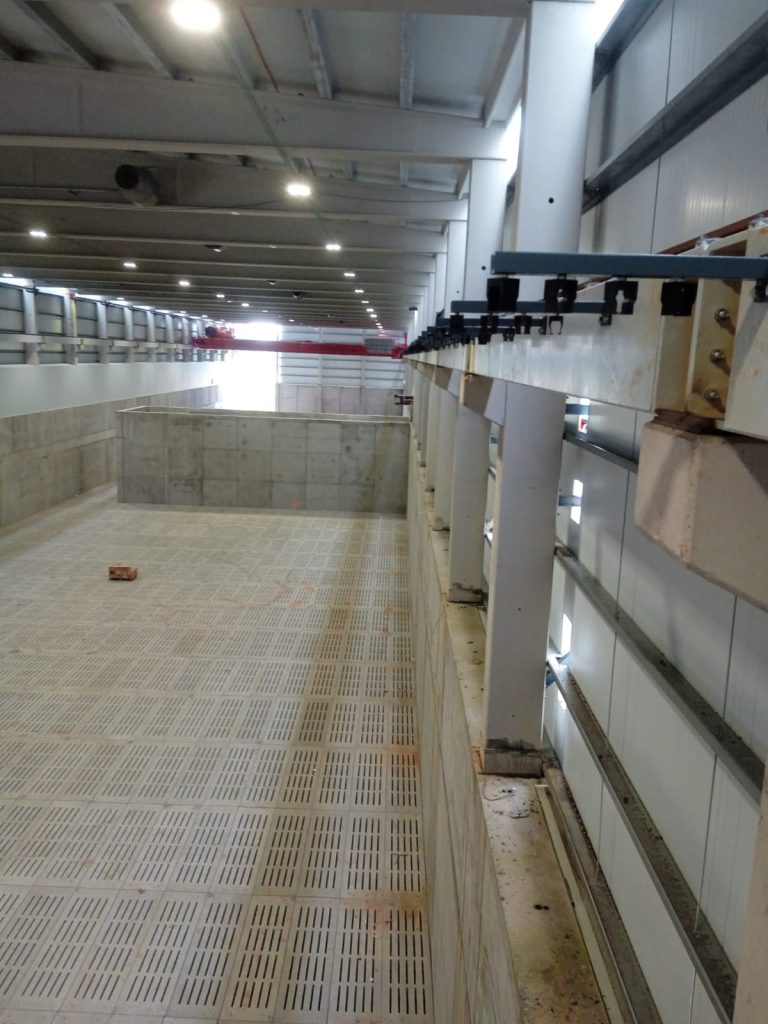 Due Spider, un carico eccezionale e la svolta delle Asturie. 1 Bus bar hangers 2