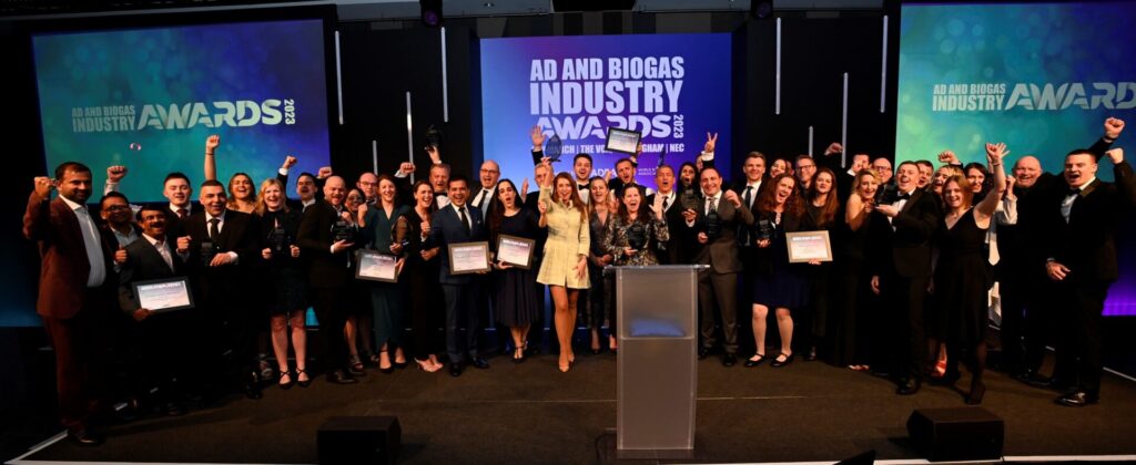 Innovazione e Digestione Anaerobica. Entsorga premiata agli AD e Biogas Industry Awards 1 Winners cheering